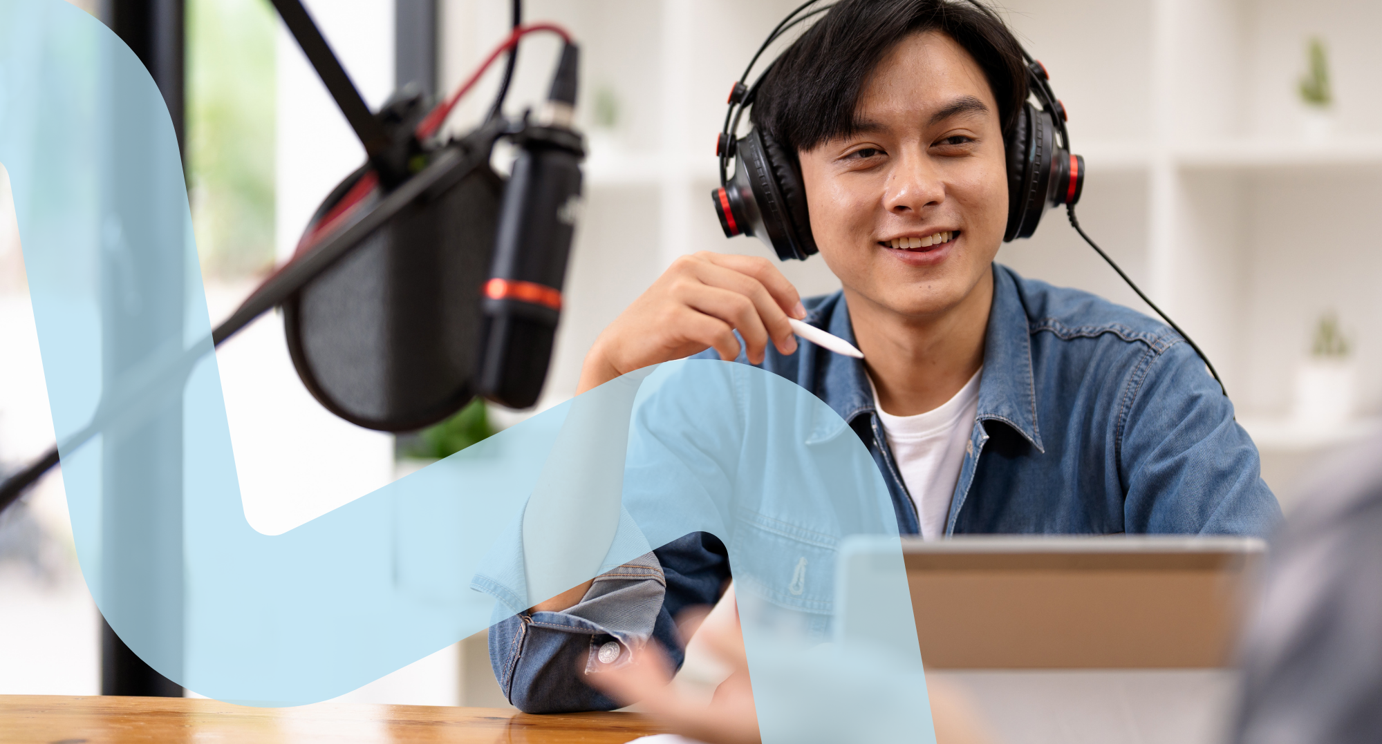 Exciting-pim-content-podcast-with-wave-teal